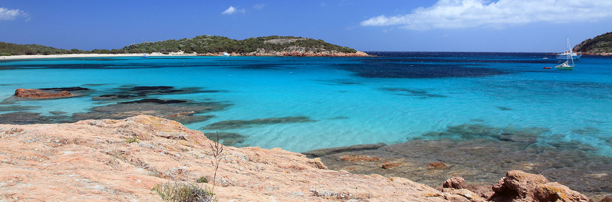 Plage de Propriano — rochers granit